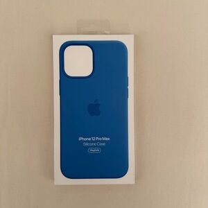Apple iPhone 12 Pro Max MagSafe Silicone Case - Blue
